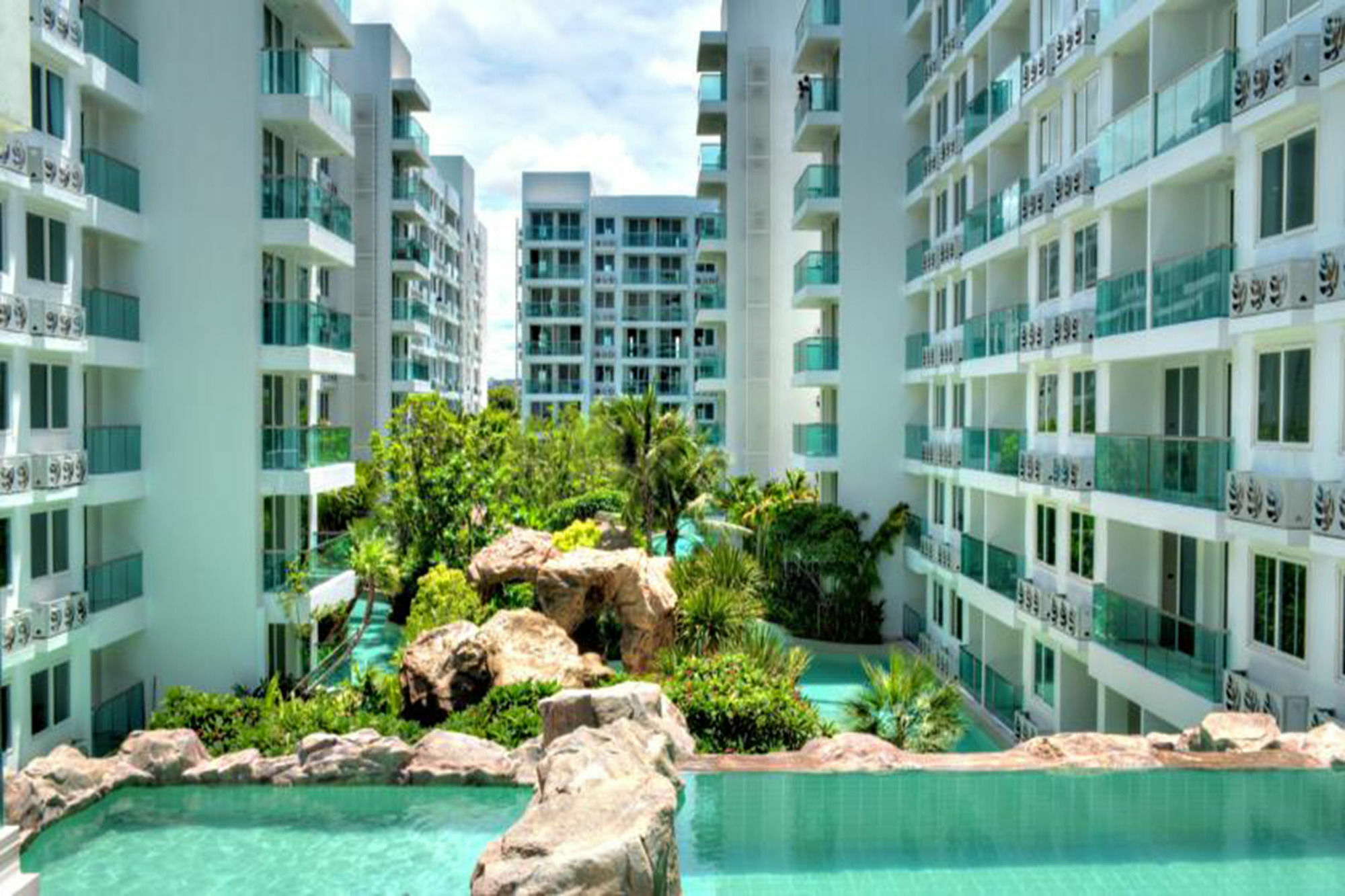Amazon Pattaya Jomtien Apartments Buitenkant foto