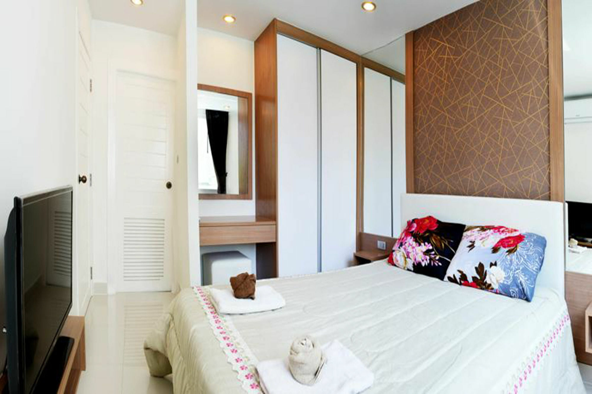 Amazon Pattaya Jomtien Apartments Buitenkant foto